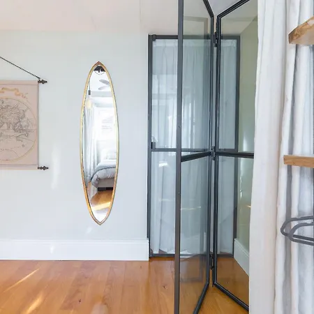 Stylish Downtown Duplex 2br Walk Everywhere! بورتو